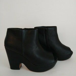 TORRID Women's Wedge Heel Open Toe Boots Shoe Size 10 Black Leather